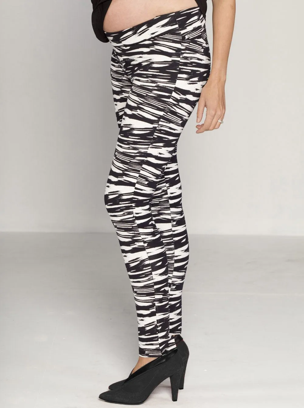 Maternity Cotton Twill Cropped Pants in Zebra Print